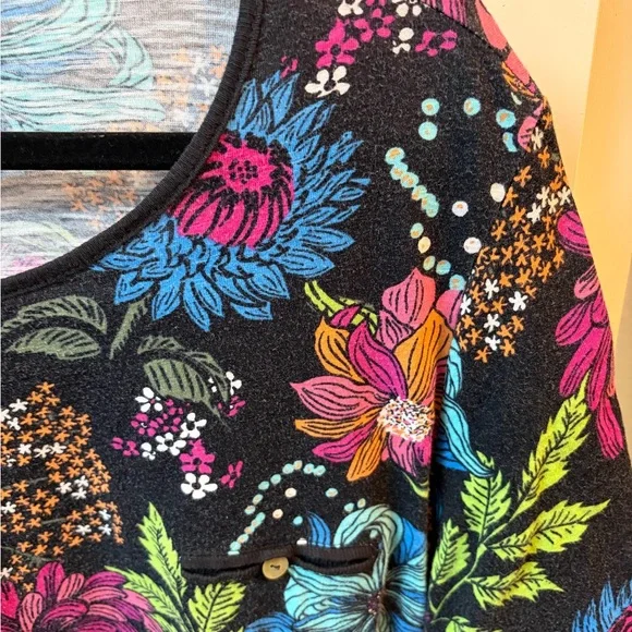 Westbound Black Floral Short Sleeve Top - Picture 3 of 6